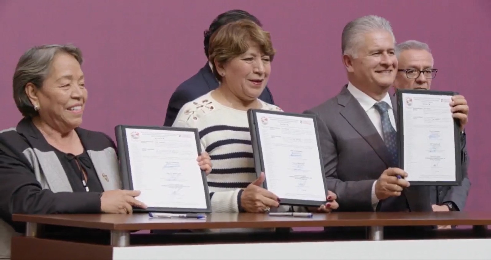 Signa Delfina Gómez convenio de sueldos y prestaciones con SUTEYM ...