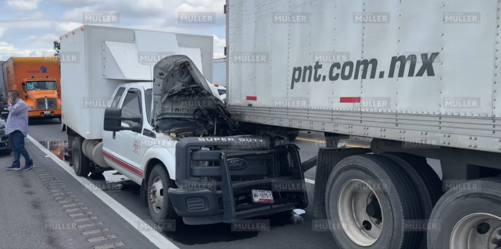Accidente en la Mexiquense, Ecatepec.
Créditos: Oswaldo Muller.