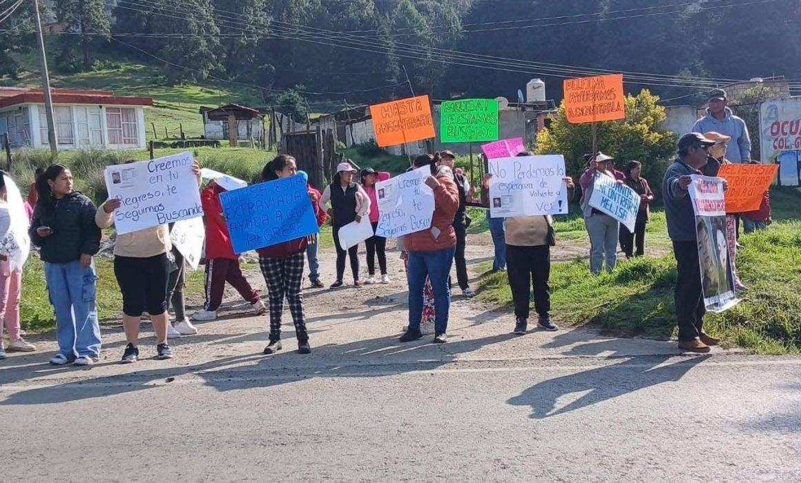 Bloquean carretera Santiago – Chalma familiares de menores desaparecidos