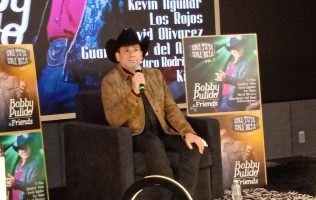 Deja Bobby Pulido la música por la política