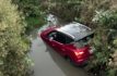 Cae auto a canal de aguas sucias en Chicoloapan