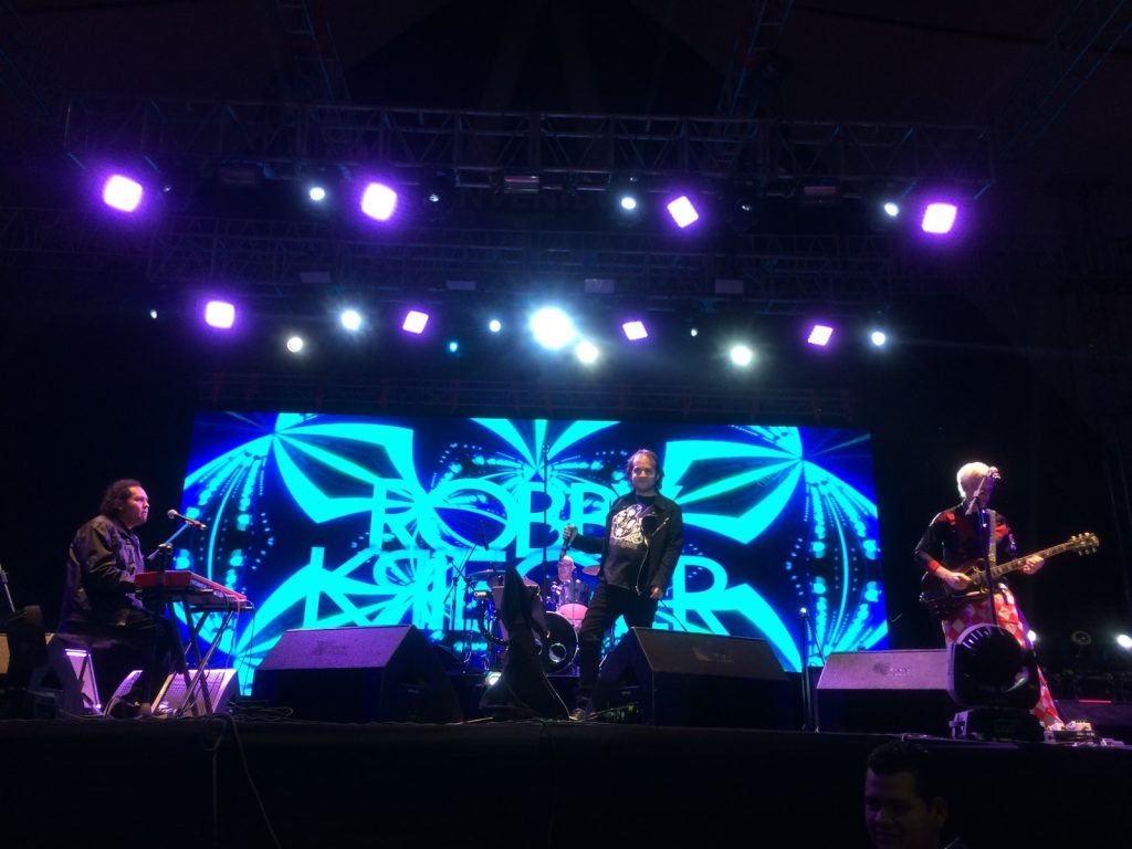 FOTOS: FB THE CRYSTAL SHIP BAND