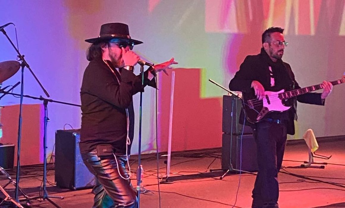 Celebra banda de Ecatepec dos décadas de Tributo a The Doors