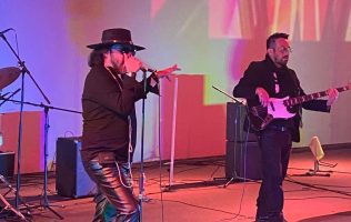 Celebra banda de Ecatepec dos décadas de Tributo a The Doors