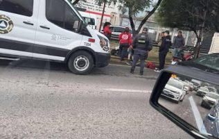Choca motociclista con camioneta en la México-Texcoco