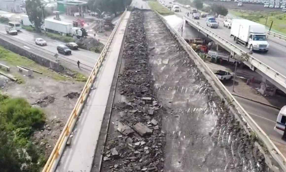 Cierran tramo por reparación de puente en Texcoco-Lechería