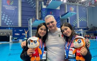 Clavadistas ganan bronce