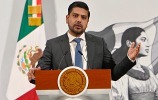 Crece el descontento en Neza por el mal gobierno de Adolfo Cerqueda