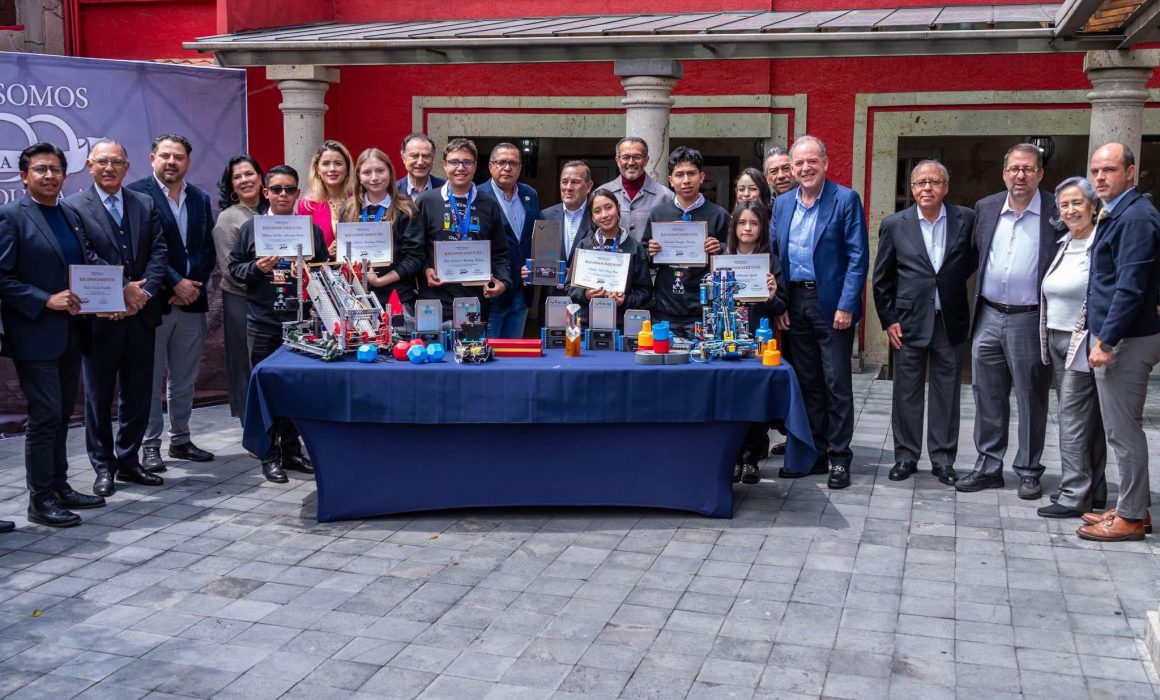 Destacan estudiantes toluqueños en Mundial de Robótica