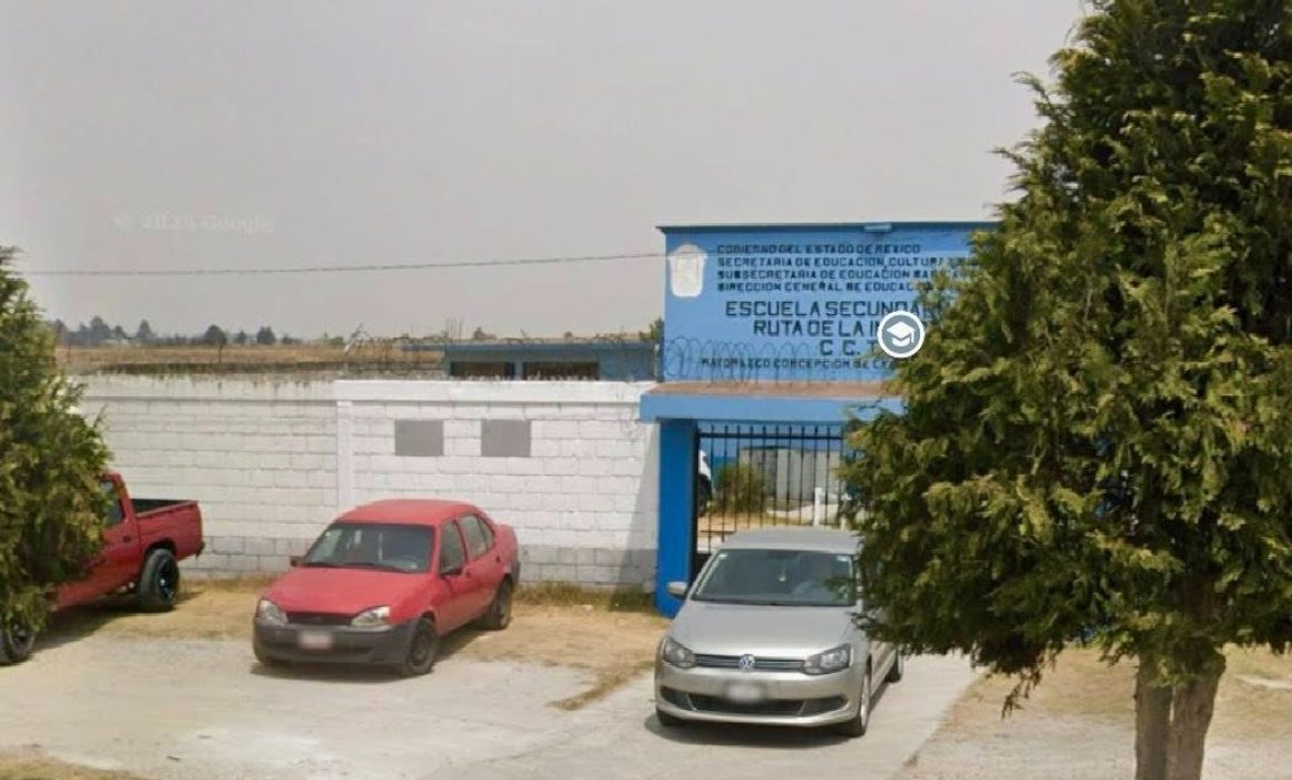 Detienen a profesor de secundaria por abudar de menor