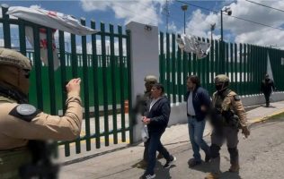 Detienen al presidente y tesorero de la Central de Abastos de Toluca