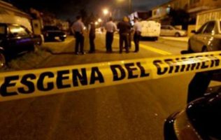 Ejecutan a un hombre en Nezahualcóyotl; buscan a moto sicario