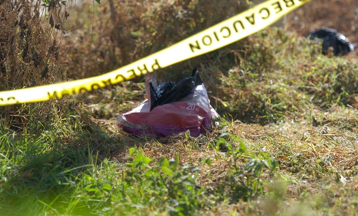 Encuentran a 2 jovencitos con el ‘tiro de gracia’ en Amecameca