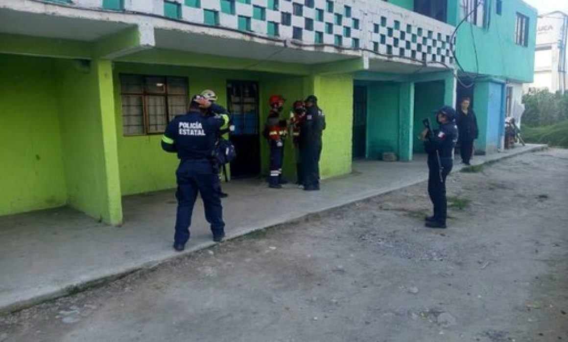 Hallan cuerpo maniatado en una casa en Toluca
