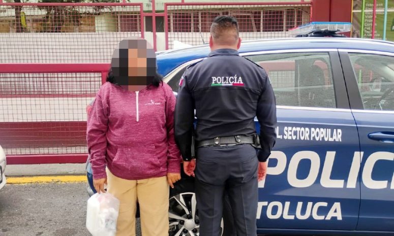 Atrapan a señora en Toluca por cochina