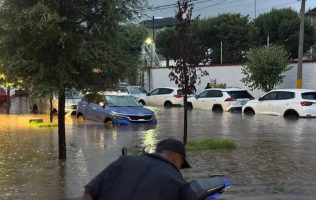 Inundan torrenciales lluvias diversas zonas de Texcoco