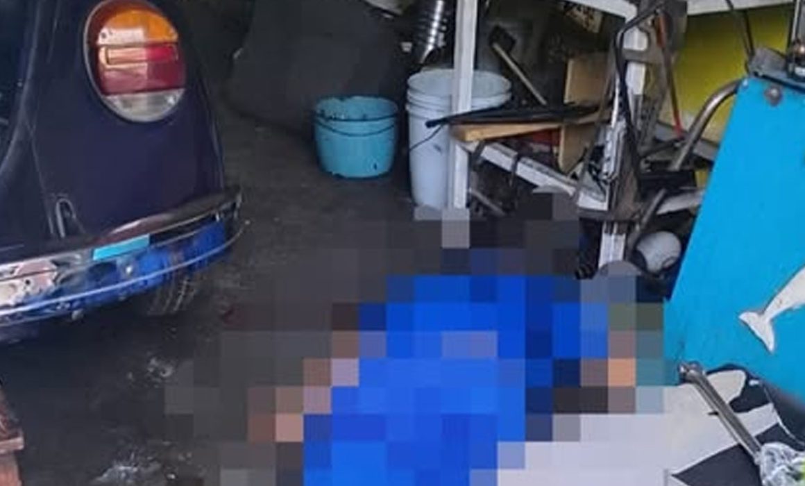 Investigan homicidio dentro de vivienda en Tlalnepantla