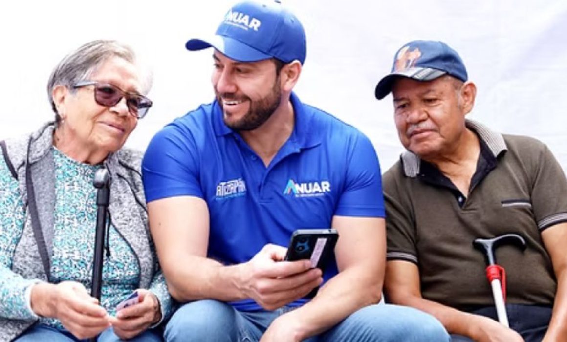 Lleva Anuar Azar atención médica especializada a familias de Atizapán