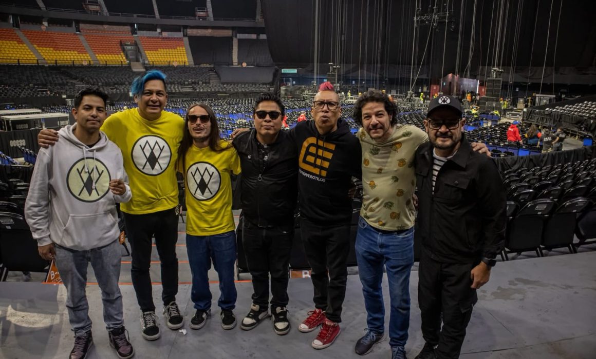 Celebran Los Estrambóticos caminar al éxito por ninguna parte