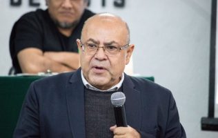 Mantiene Adolfo Cerqueda en la nómina a contralor sin estudios