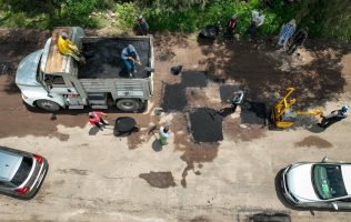 Mejoran vialidades en Tezoyuca por beneficio de la población