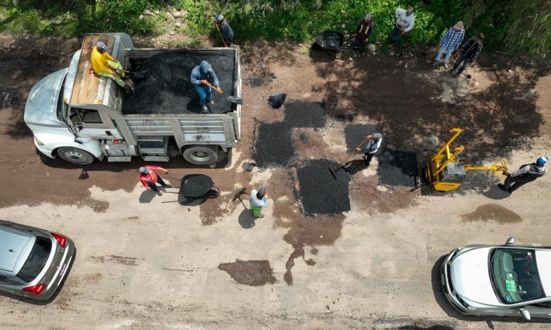 Mejoran vialidades en Tezoyuca por beneficio de la población
