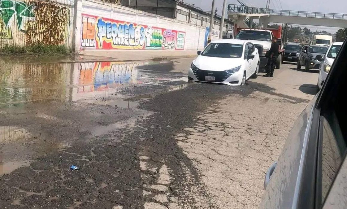 Acusan deterioro vial en Melchor Ocampo sin atención efectiva