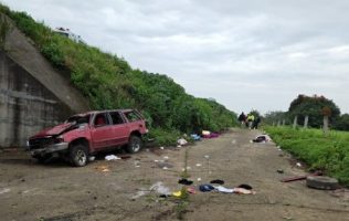 Muere familia de Chalco en volcadura en la México-Cuautla