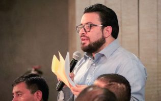El municipio participa en un programa para enseñar a leer y escribir a miles de personas