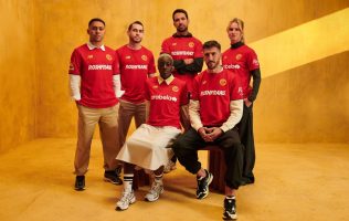 Presenta Toluca su playera línea dorada