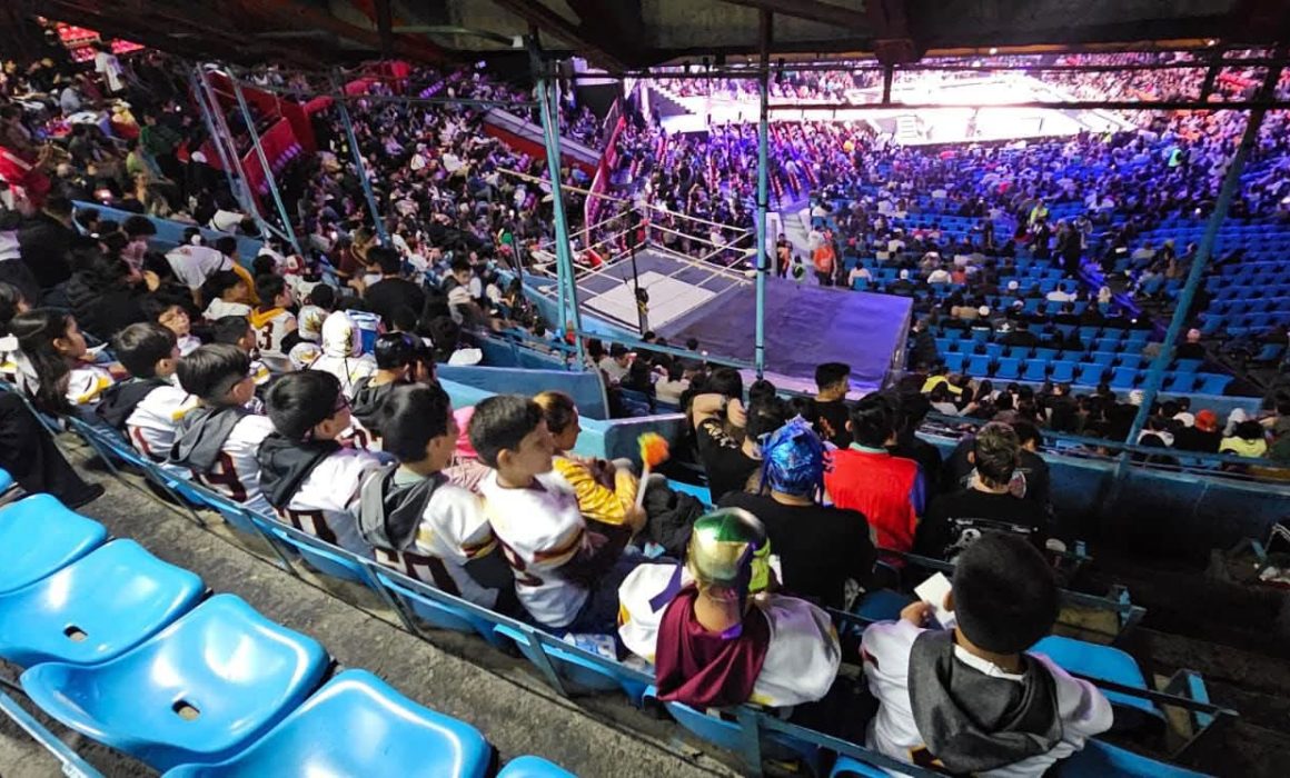 Pasean los Redskins en las luchas de la CDMX