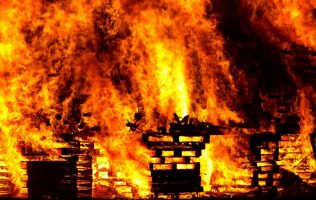 Sofocan incendio en casa habitacional de Zumpango