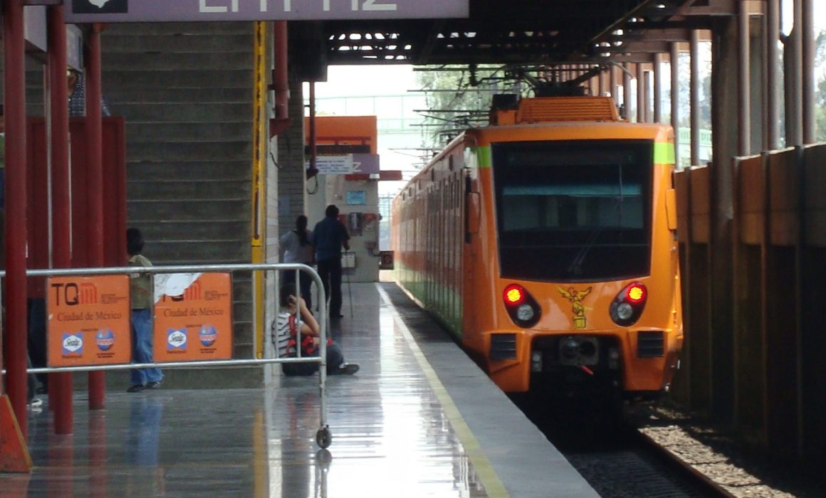 Suspenden metro de los Reyes La Paz