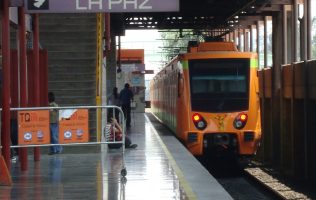 Suspenden metro de los Reyes La Paz