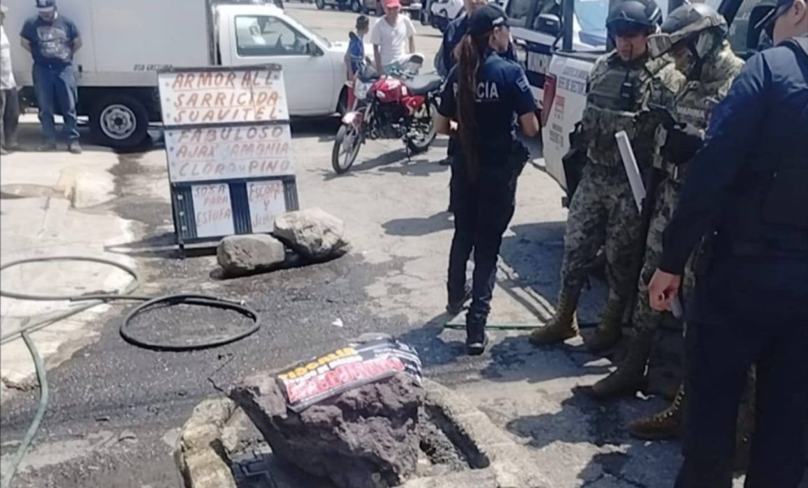 Toma clandestina de agua en Ecatepec