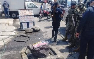 Toma clandestina de agua en Ecatepec