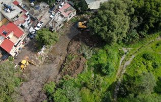 Limpian cauce del Río Verde para prevenir afectaciones en Naucalpan