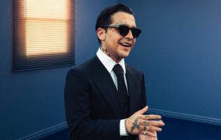 Gana Christian Nodal demanda; no debe pagar a antigua compañía