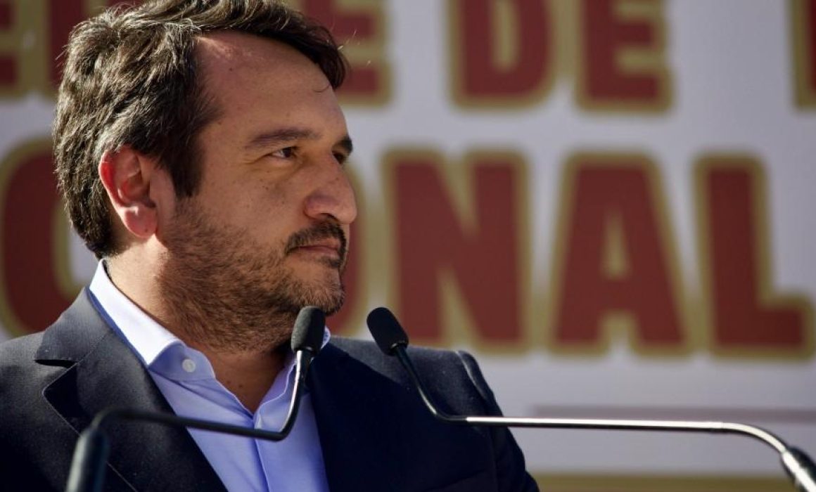 Acusa espionaje, acoso y linchamiento político Andrés López Beltrán