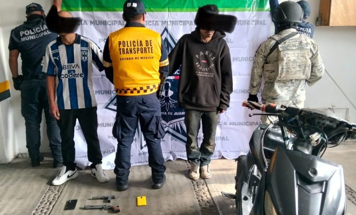 Agarran a dos ladrones de autos en Almoloya de Juárez