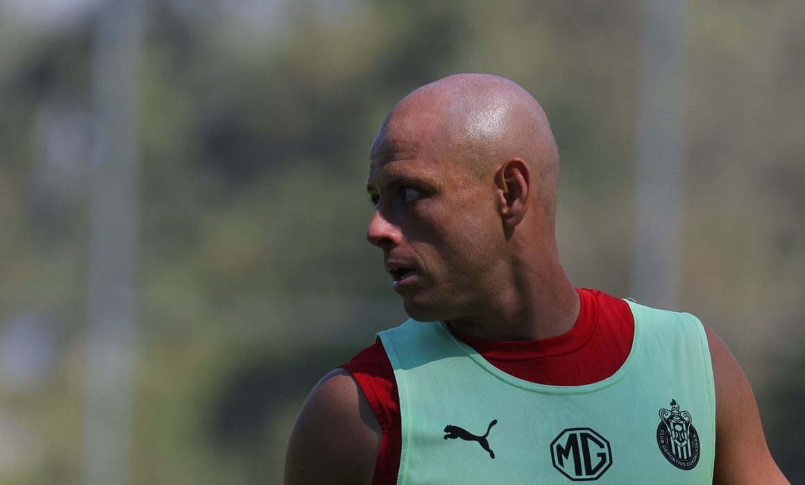 Anuncia Chivas el regreso de Chicharito Hernández