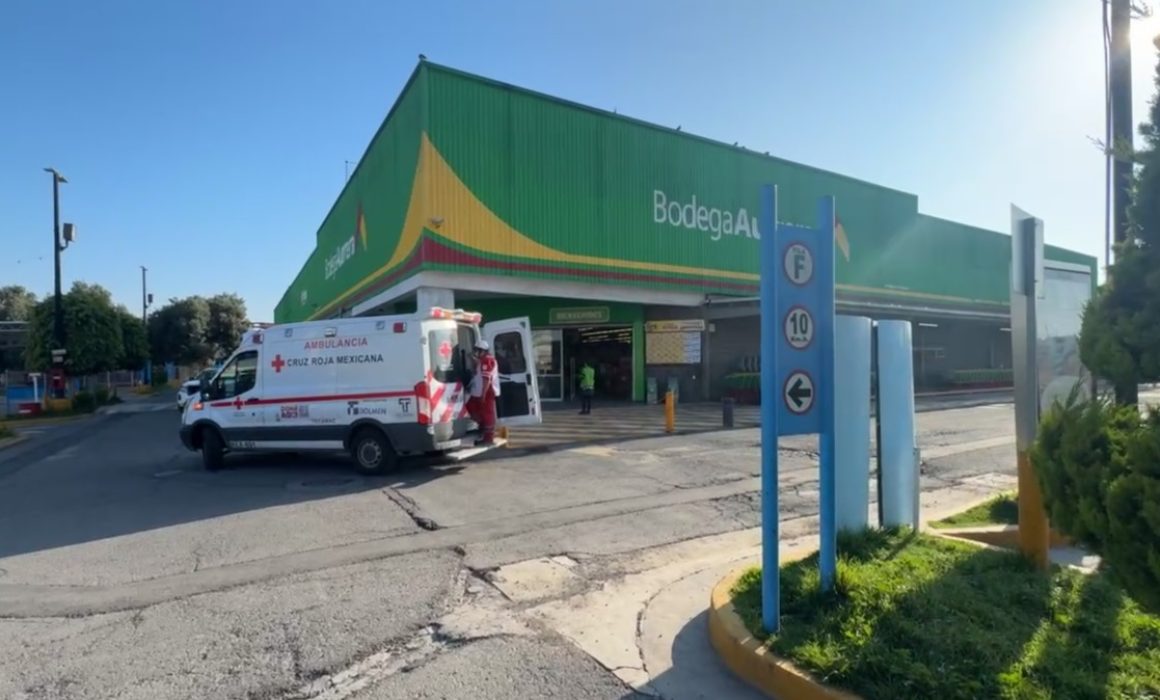 Asaltan Bodega Aurrera en Tecámac; empleados con crisis nerviosa