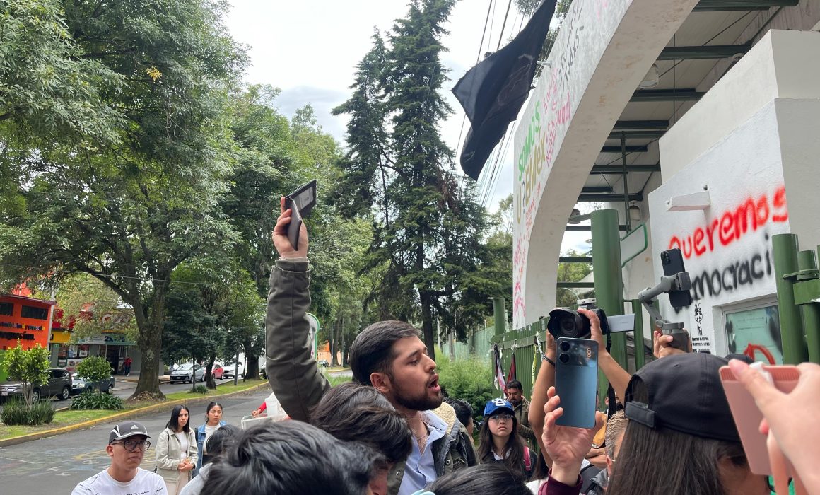 Asegura No me representan; alumno de la UAEMéx contra los paristas2