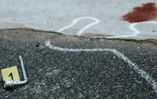 Asesinan a balazos a pareja en Zumpango; hay cinco detenidos