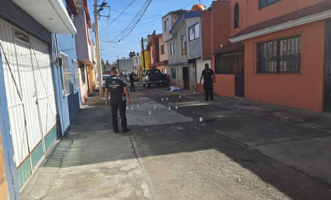 Asesinan a mujer y dejan mensaje en Toluca 