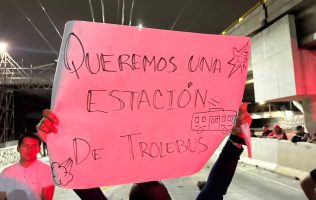 Bloquean México-Puebla; acusan abandono y exigen parada del Trolebús