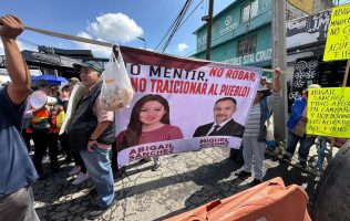 Bloquean carretera México–Cuautla en Chalco exigen obras básicas
