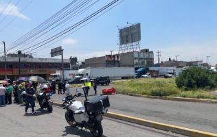 Bloqueo en avenida Central afectó a Mexibús; causa caos vial en Ecatepec