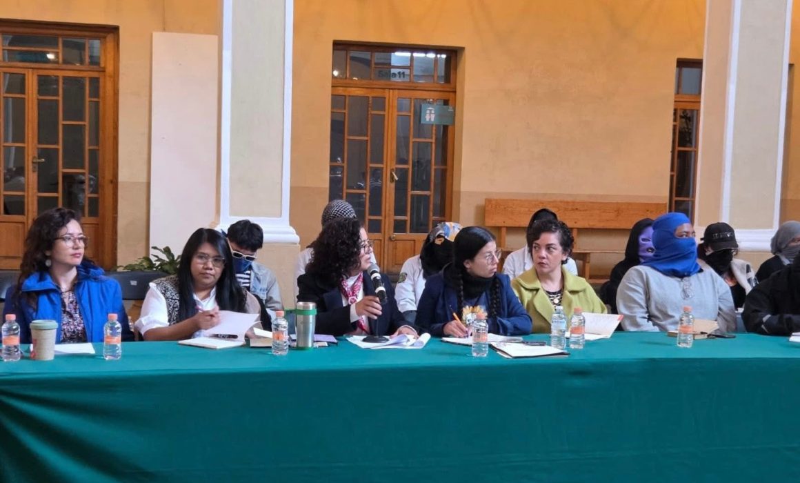 Celebra rectora de la UAEMéx segunda mesa de diálogo con estudiantes paristas