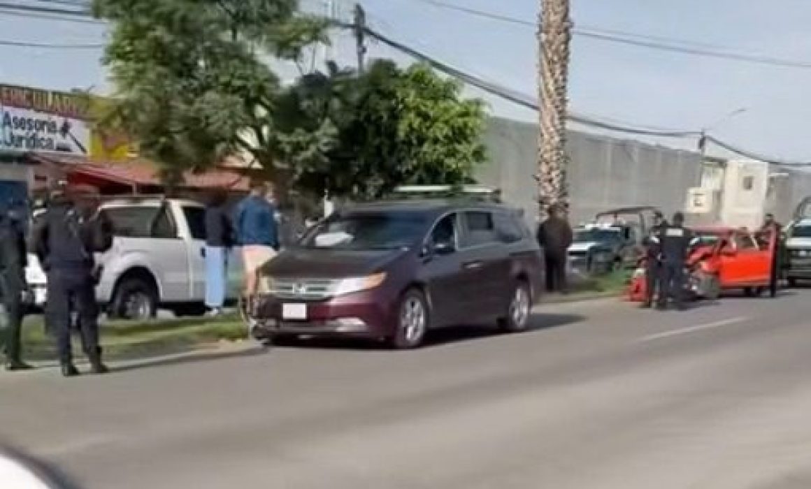 Colisionan autos en Venta de Carpio